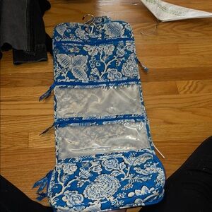 NWT Vera Bradley Blue and White Floral Hanging Organizer
